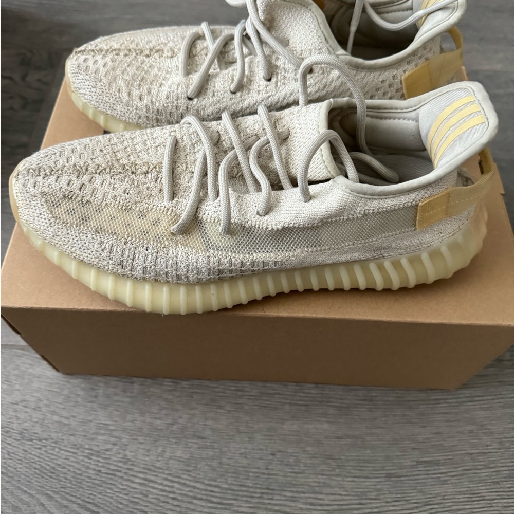 Yeezy 350 V2 Adidas - Picture 2 of 5
